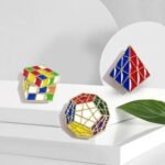 Magnetic triangle badge - Image 2